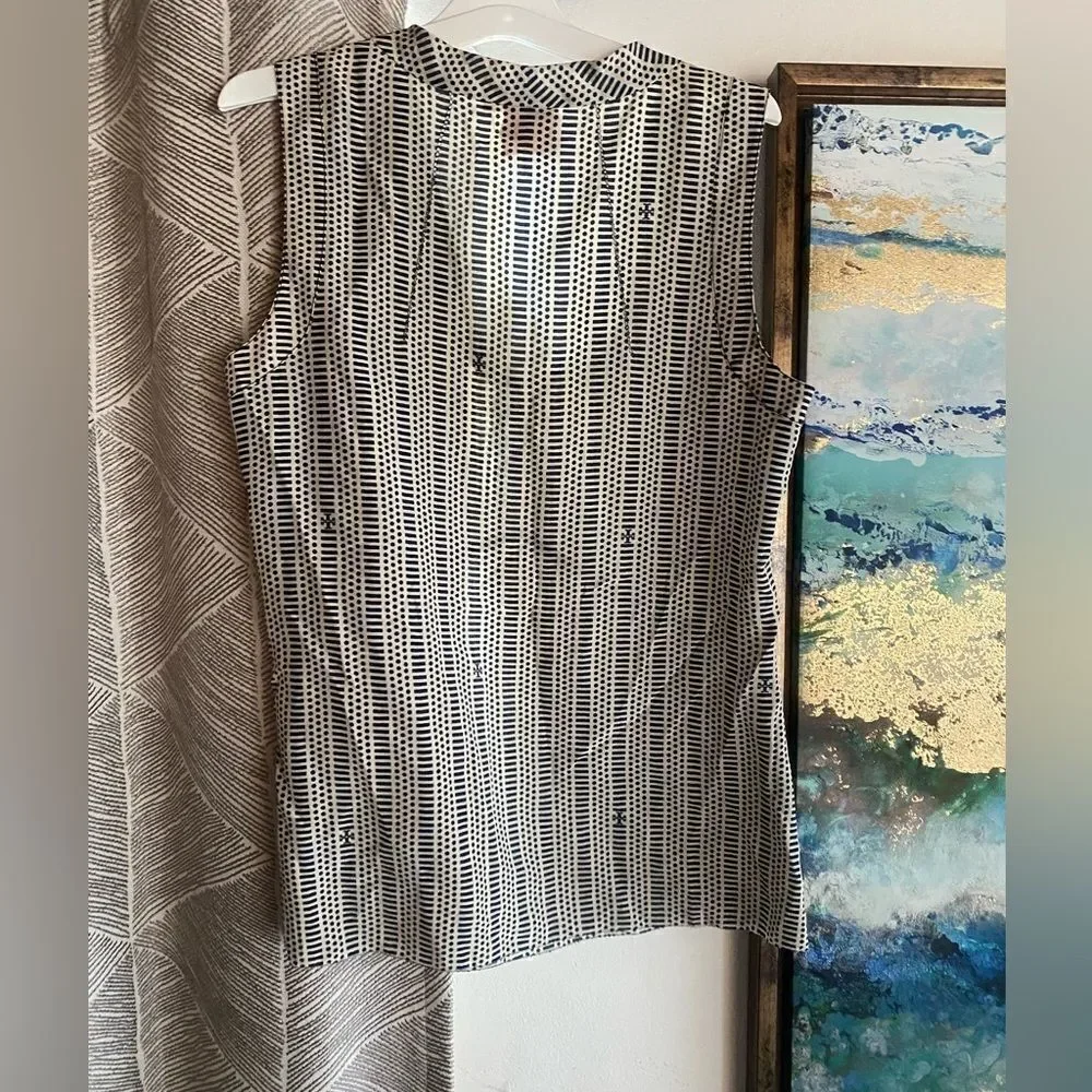 Tory Burch 100% Silk Set Wrap Skirt Sz 4 Top Sleeveless Sz 6 Beige/Navy Blue
